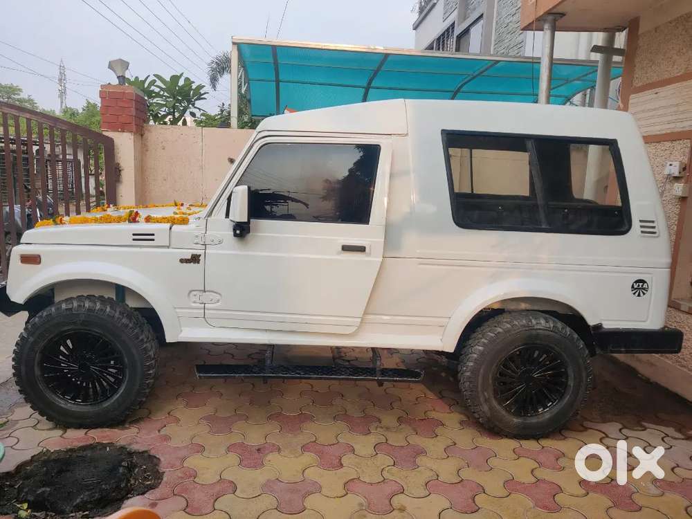 पेट्रोल जिप्सी इलेक्ट्रिक मे कन्वर्ट की गई है