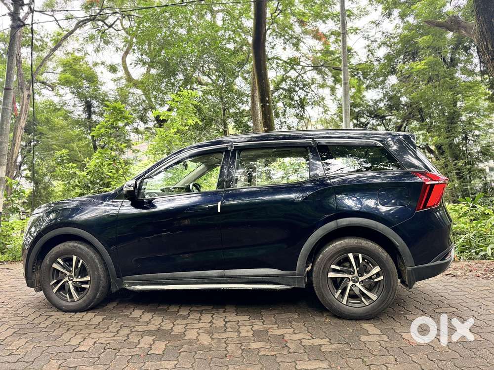 Mahindra Xuv700 Ax 5 Petrol Mt Str (e), 2022, Diesel