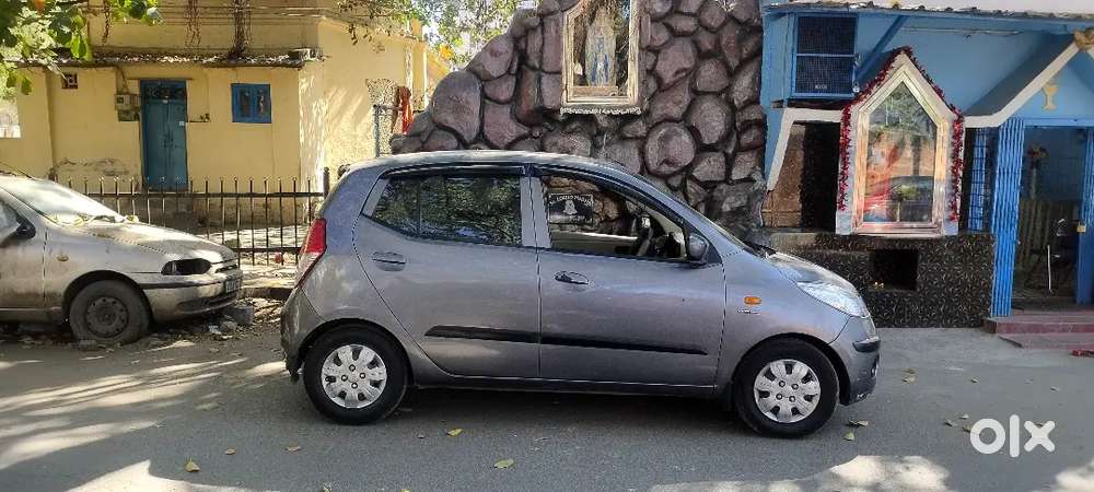 Hyundai I10 2009 Petrol Well Maintained With Some Scratches