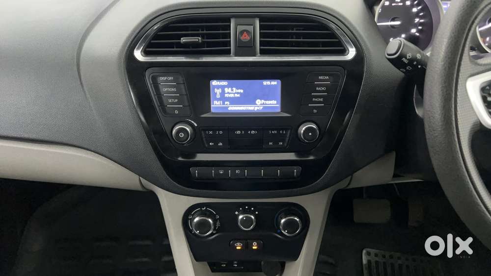 Tata Tiago Xza, 2017, Petrol