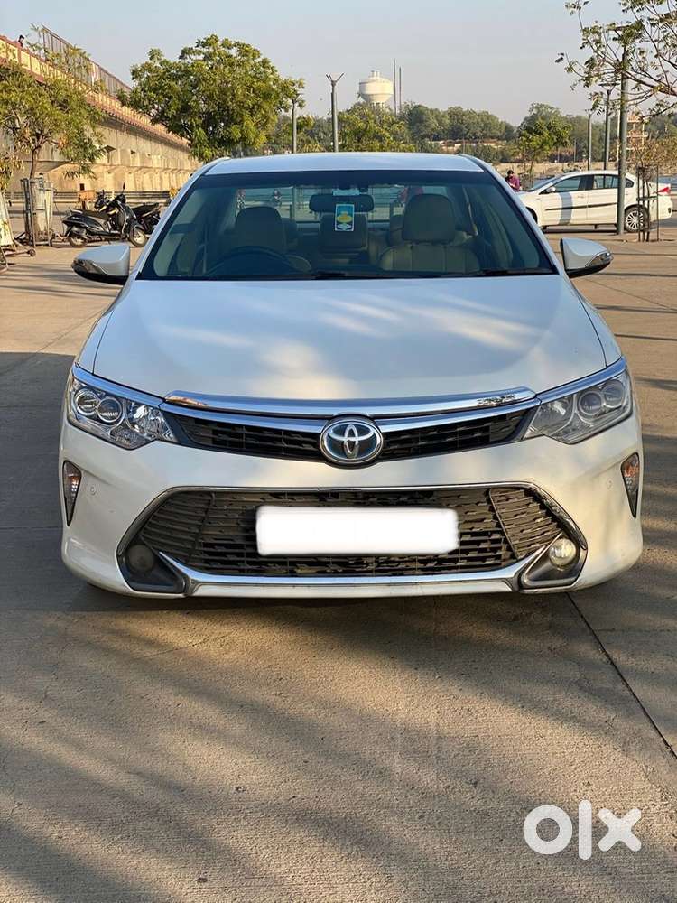 Toyota Camry 2016 Petrol Well Maintained