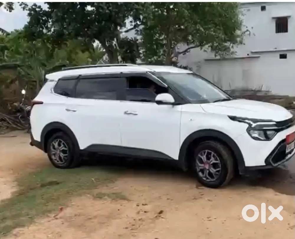 Kia Carens 2022 Petrol 14000 Km Driven