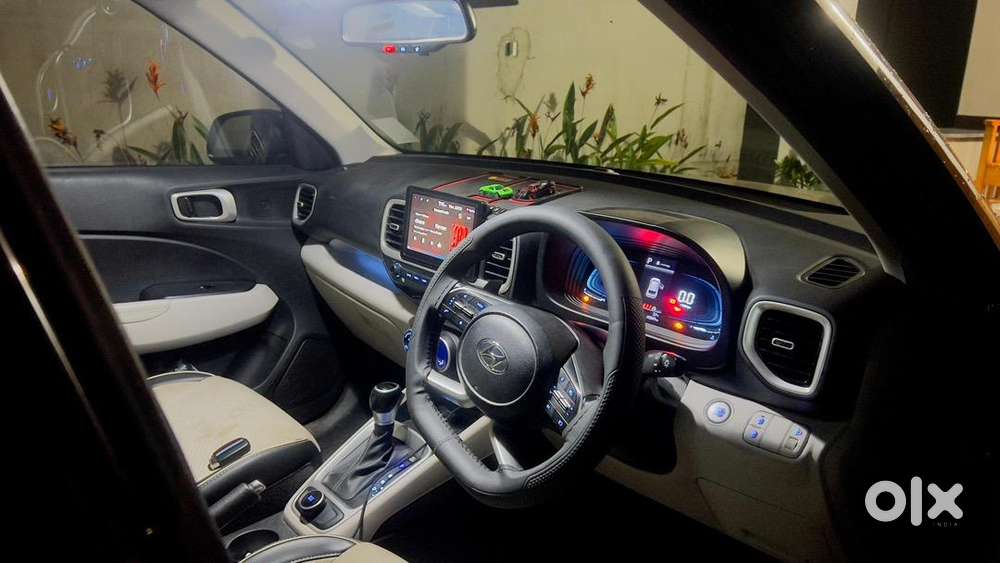 Hyundai Venue 2023 Petrol Well Maintained