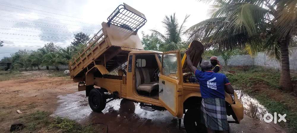 2nd Owner 2012 Ambassador And Mahindra Pickup Tipper