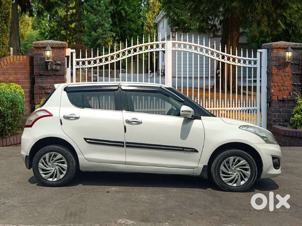 Maruti Suzuki Swift Vxi Abs Bsiv, 2014, Petrol