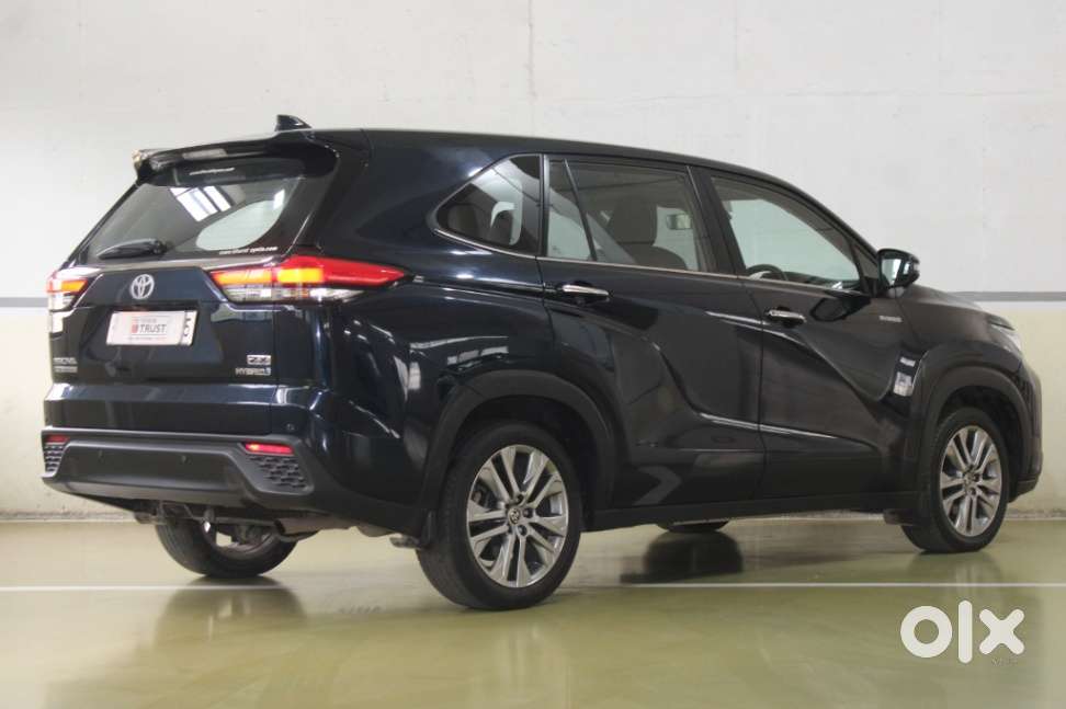 Toyota Innova Hycross 2.0 Zx Hybrid 7 Str, 2023, Petrol