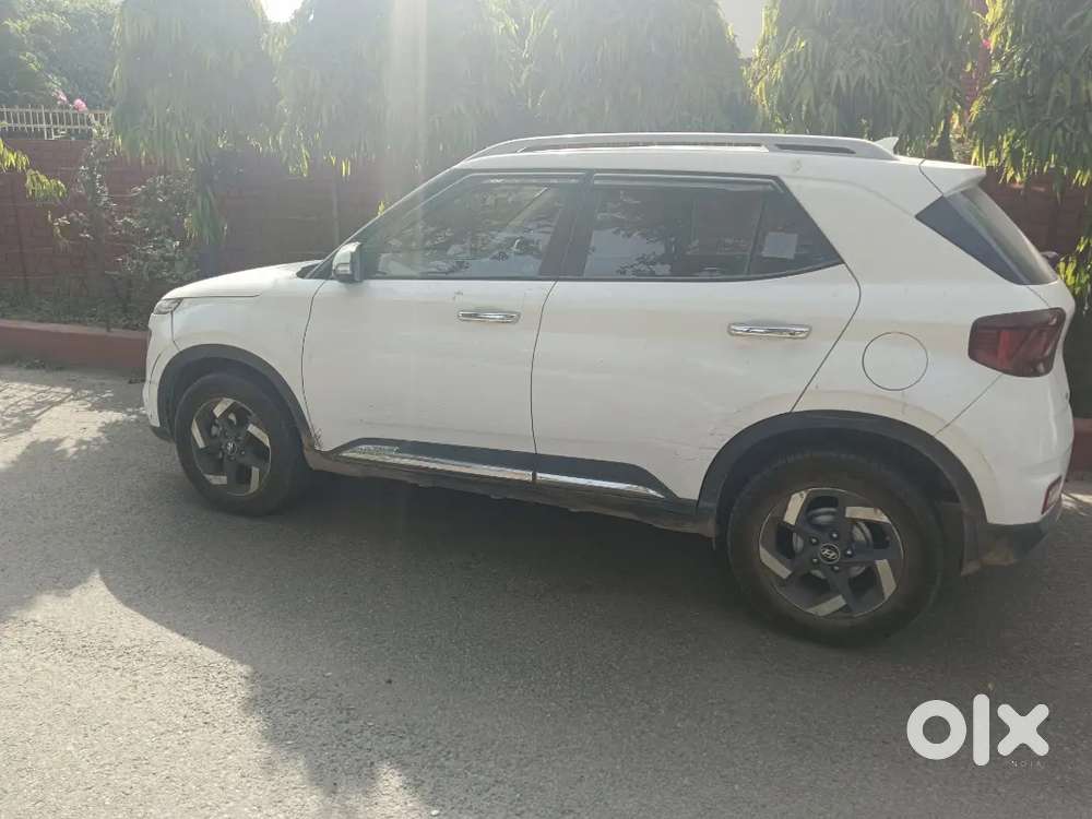 Hyundai Venue 2021 Diesel Well Maintained