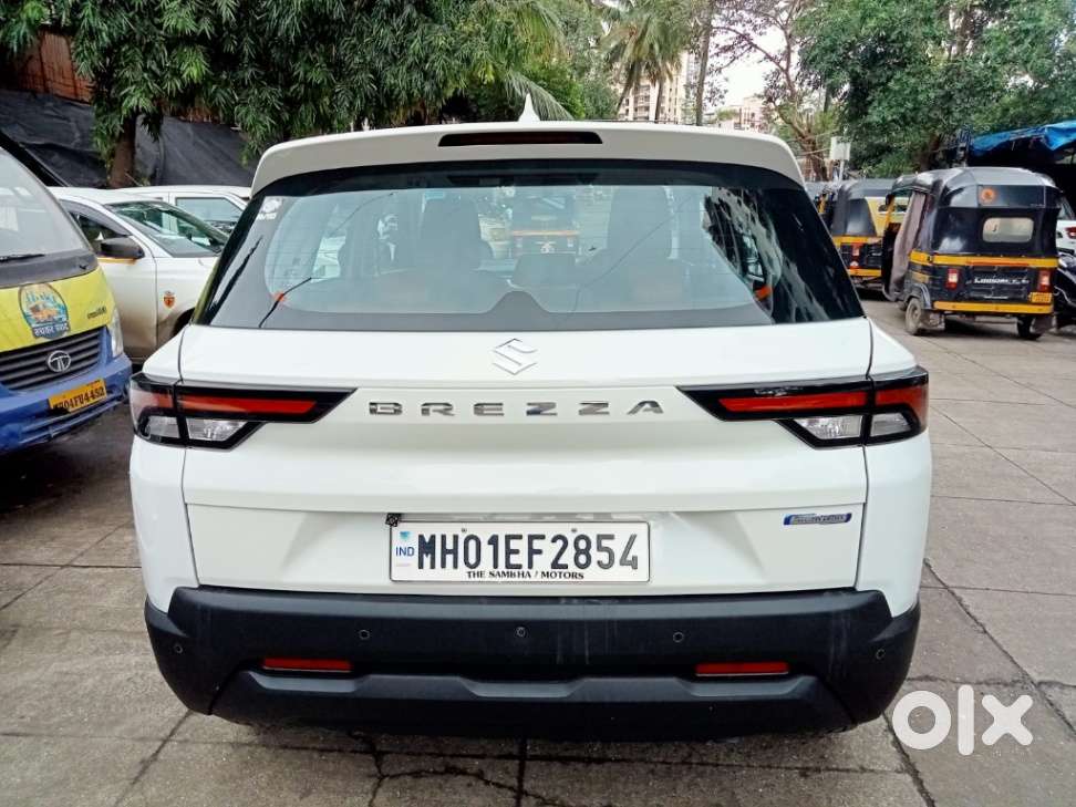 Maruti Suzuki Brezza 1.5 Vxi At Smart Hybrid, 2023, Petrol