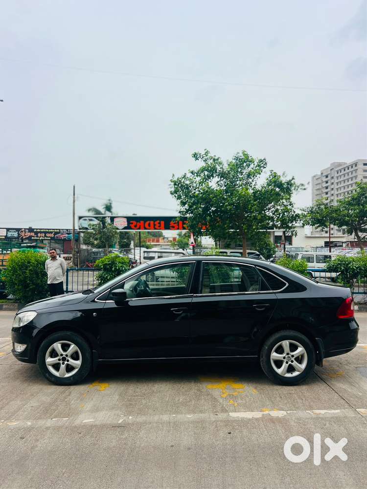 Skoda Rapid 1.6 Mpi Ambition, 2015, Diesel
