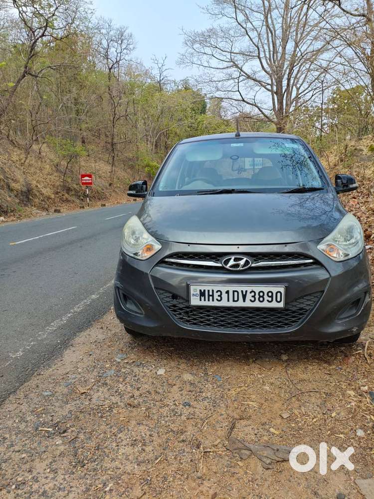 Hyundai I10 Sportz-petrol-grey Well Maintained  Excellent Condition