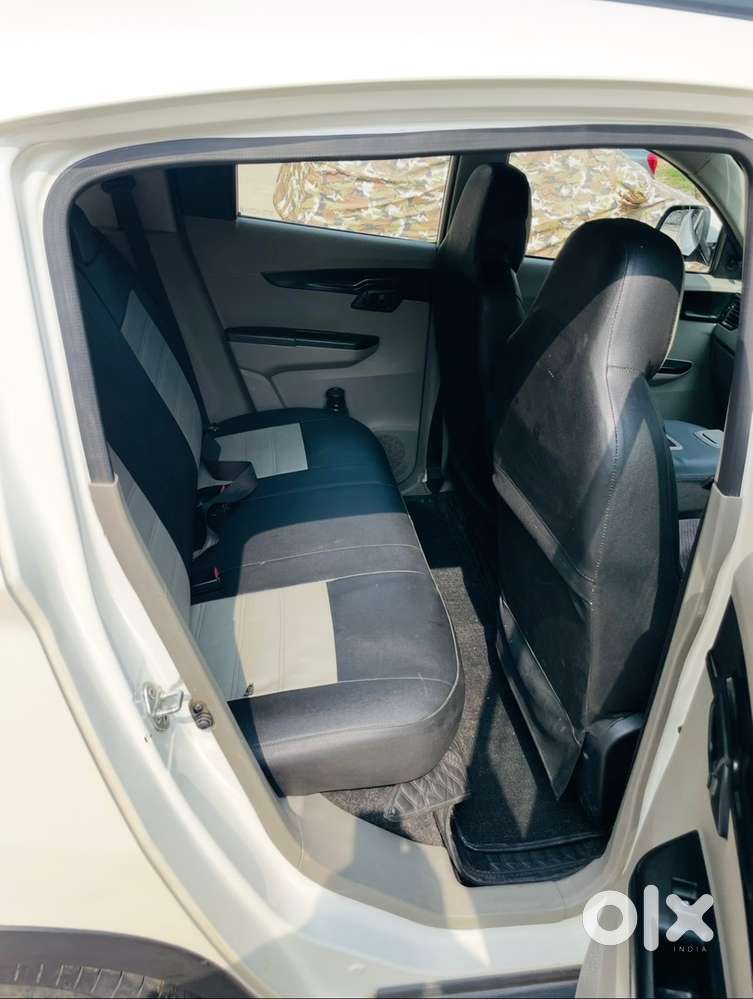 Mahindra Kuv100 K4+, 6 Seater (2017nov) Petrol