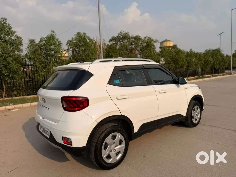 Hyundai Venue S 1.2 Petrol, 2022, Petrol