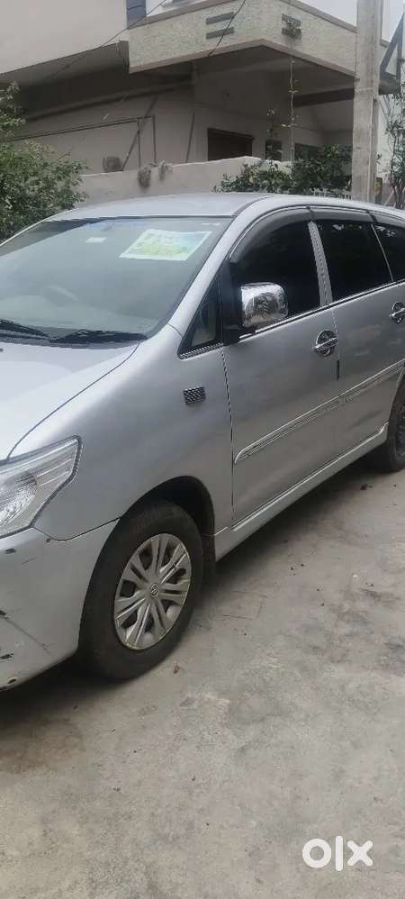 Toyota Innova 2013 Diesel 180000 Km Driven