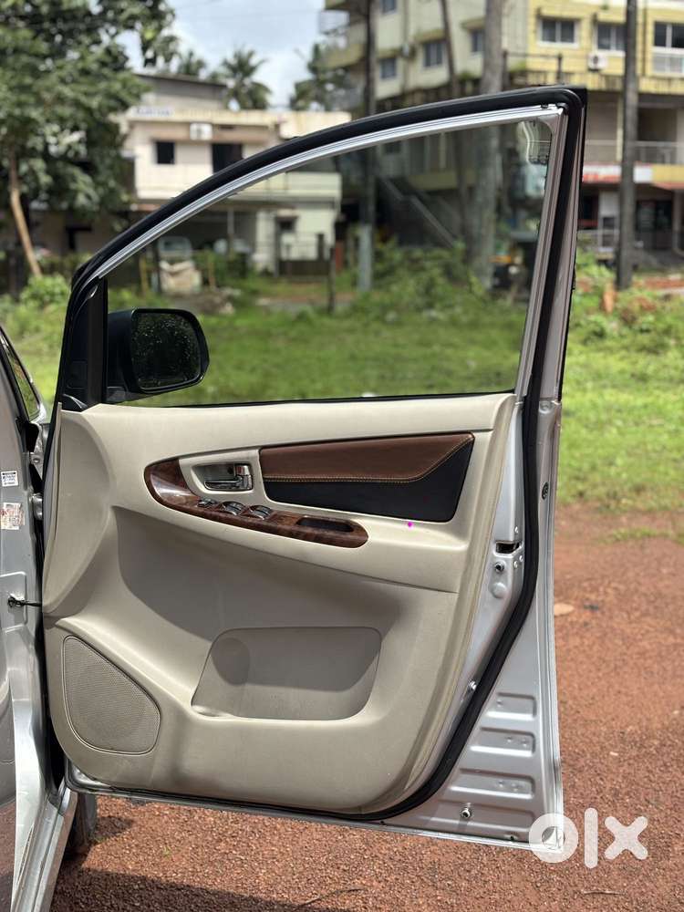 Toyota Innova 2.5 Vx (diesel) 8 Seater, 2014, Diesel