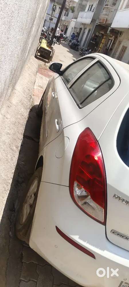 2 ટાયર નવા નવી બેટરી  મેગવહીલ શાંત એન્જીન એસી ચાલુ  1.50.ચાલેલી