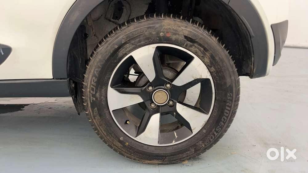 Tata Nexon 1.2 Revotron Xza Plus (o) Dual Tone, 2018, Petrol