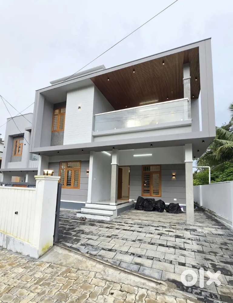 READY TO MOVE 4BED ROOMS HOUSE FOR SALE IN PUKKATTUPADY