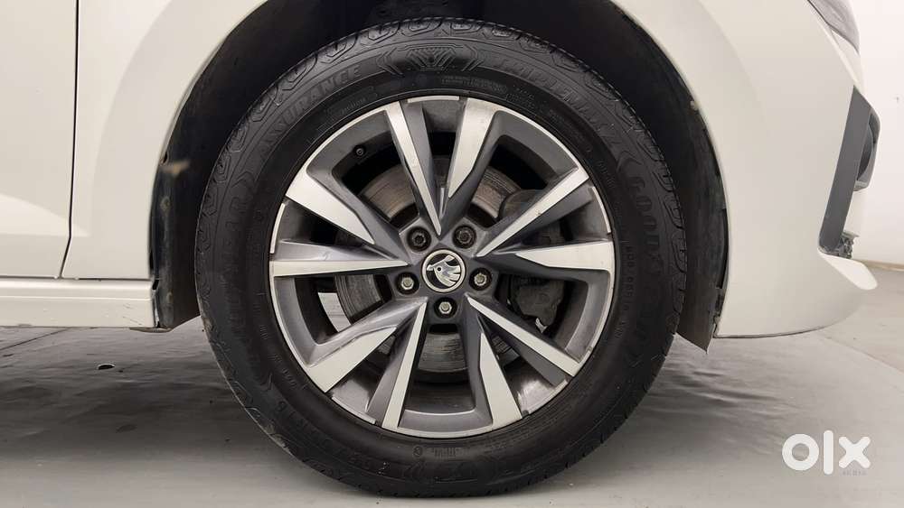 Skoda Slavia Style 1.5l Tsi Dsg, 2022, Petrol