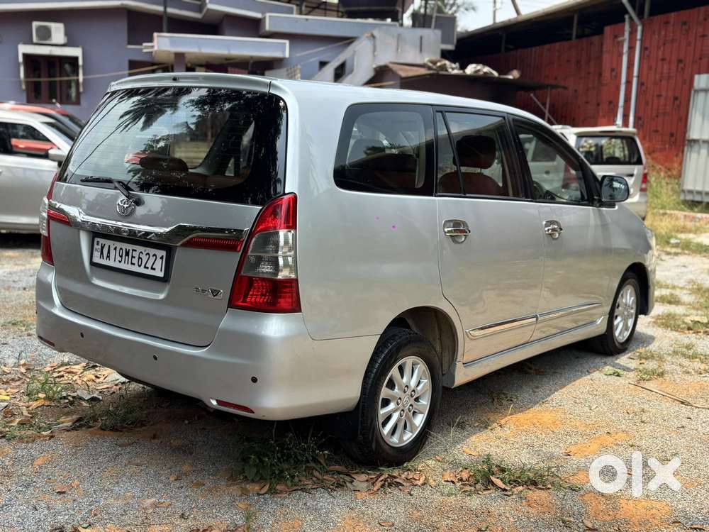 Toyota Innova 2004-2011 2.5 V Diesel 8-seater, 2014, Diesel