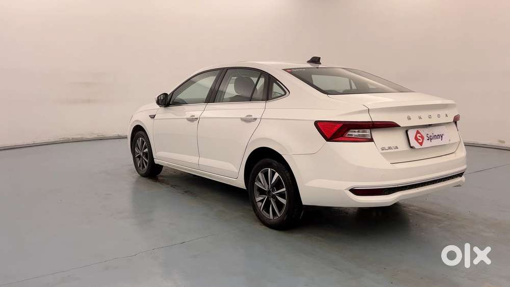Skoda Slavia Style 1.0l Tsi At, 2022, Petrol