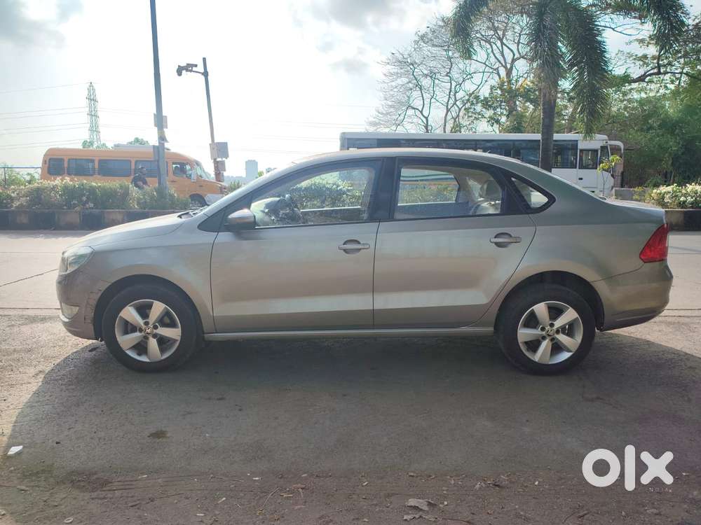 Skoda Rapid [2016-2018] 1.6 Style Plus Mpi At, 2016, Petrol