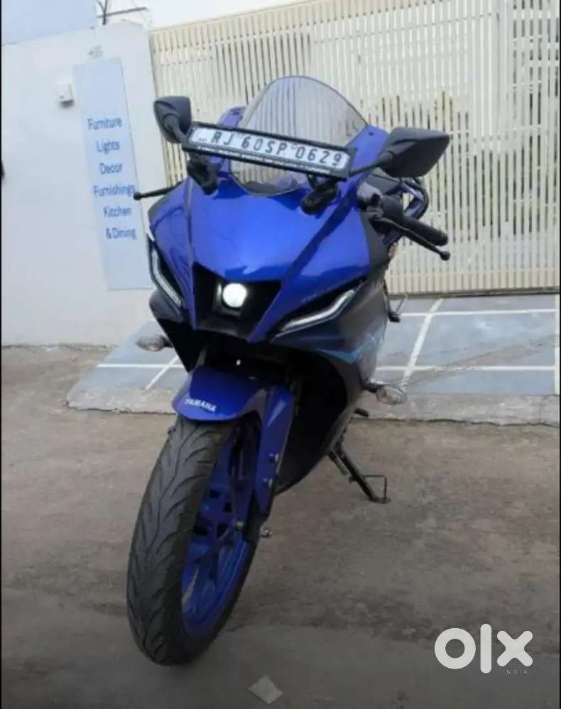 Yamaha R15 v4