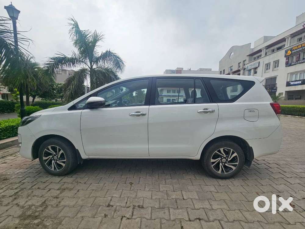 2024 Toyota Innova Crysta (gx, Mt) Diesel  Manual 80,000 Km
