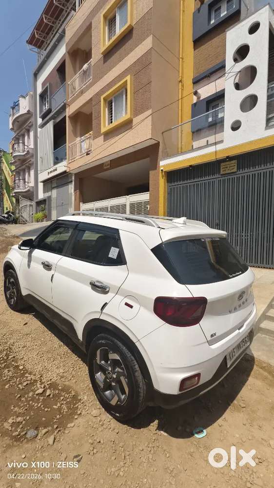 Hyundai Venue 2019 Petrol 156000 Km Driven