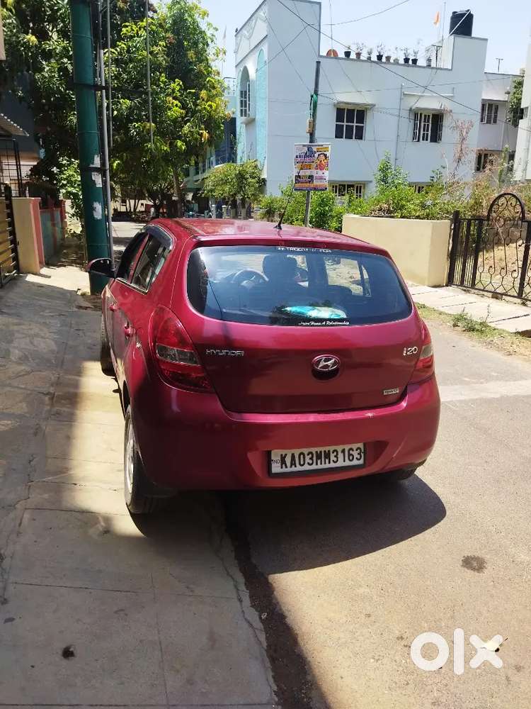 Maroon Colour Comfortable Car Sale Immediately