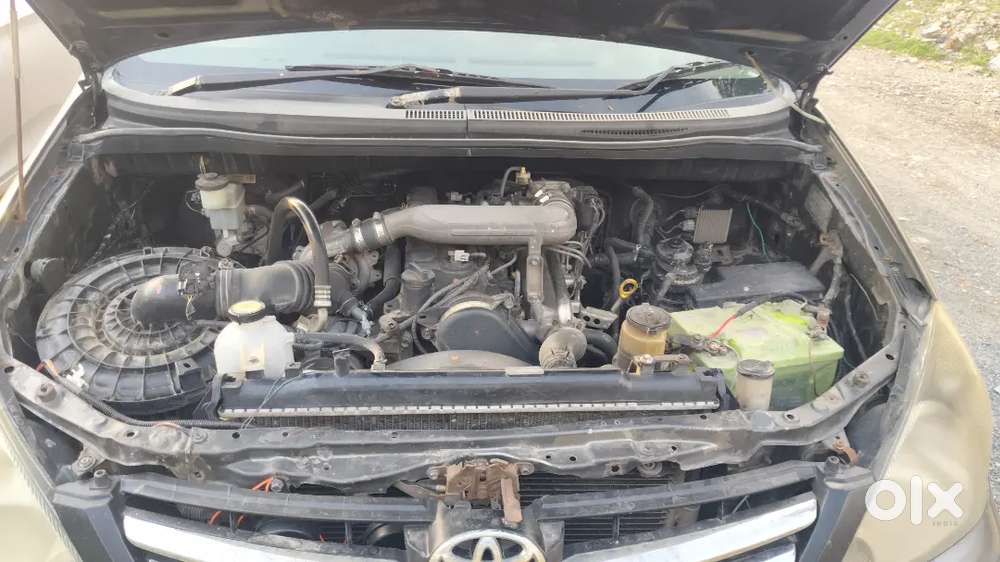 Toyota Innova 2011  Good Condition 3 Months Life 4 Months Insurance
