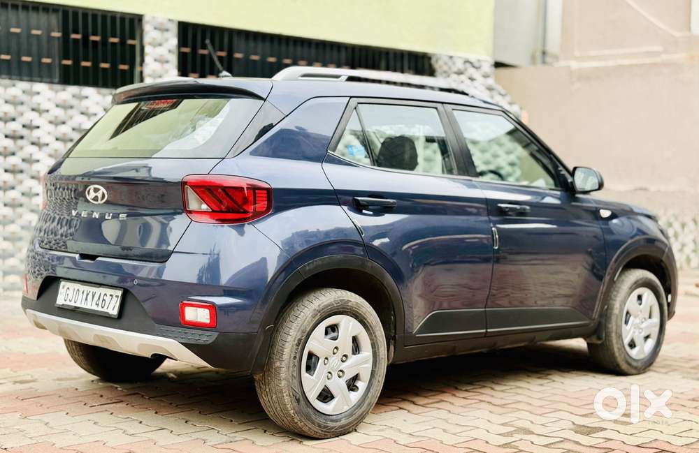 Hyundai Venue S(o) Knight Edition Mt, 2020, Petrol