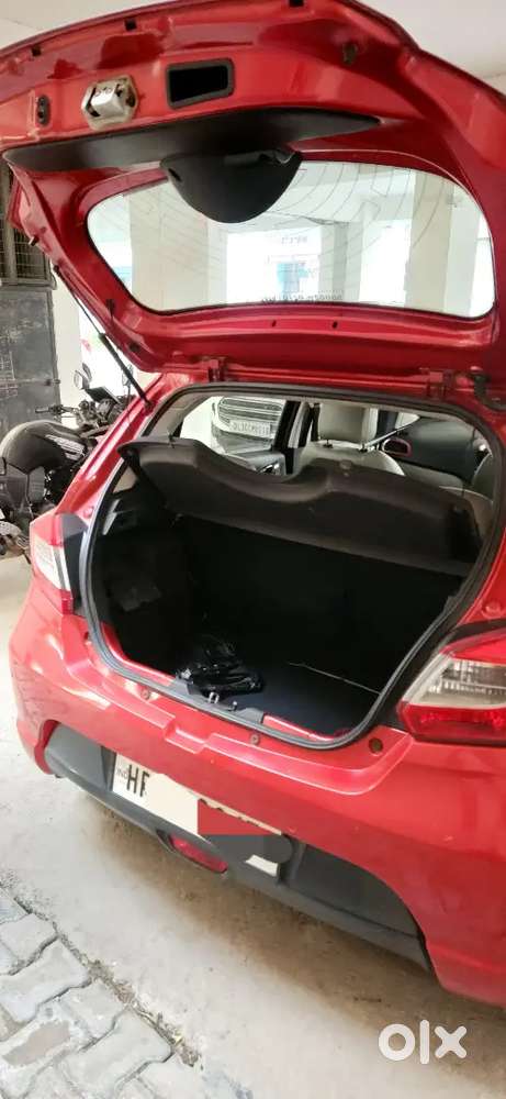 Tata Tiago, Petrol Top Model, Mannual 2017,  Milage About 20 Kmpl