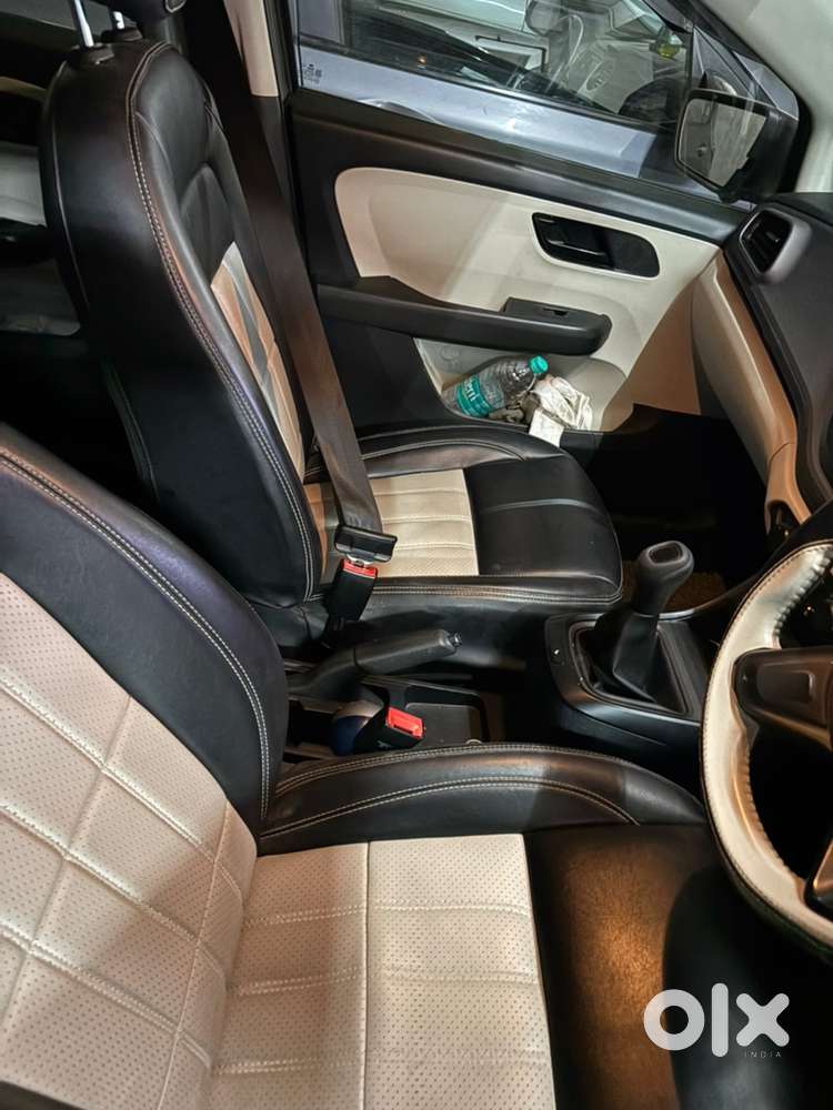 Tata Altroz Xe Petrol 2024
