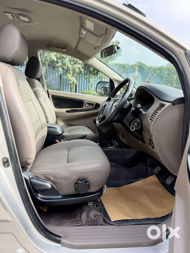 Toyota Innova 2.5 Gx (diesel) 7 Seater Bs Iv, 2015, Diesel