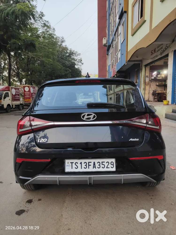 2023 Hyundai I20 Asta (petrol) - 10,476 Kms - First Owner