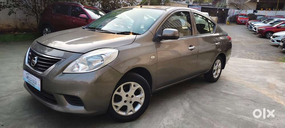 Nissan Sunny, 2012, Petrol