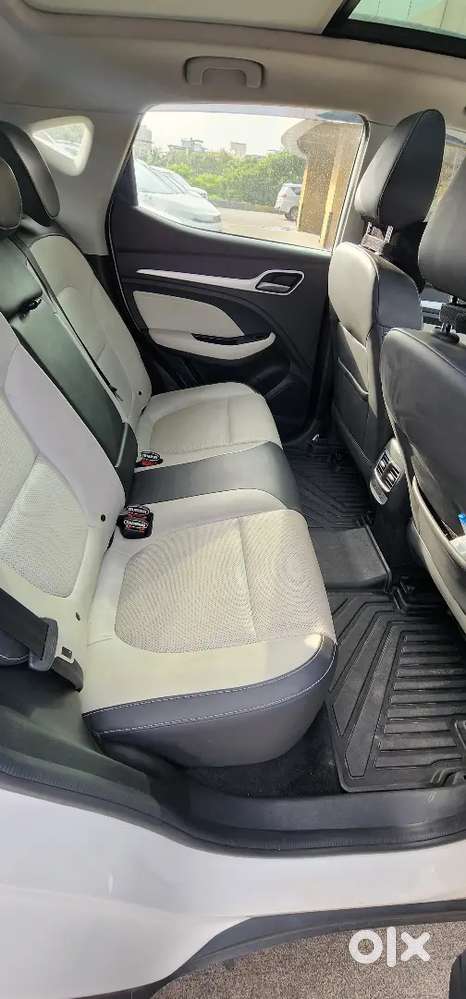 Mg Zs Ev Exclusive Plus Ivory Electric In Excellent Condition