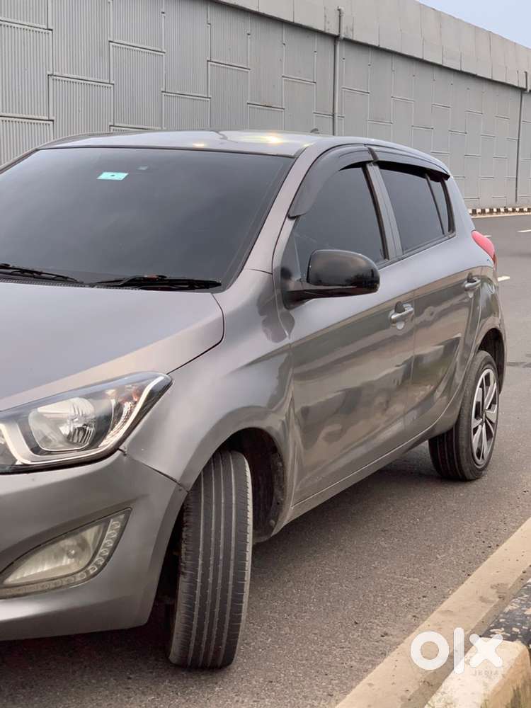 Hyundai I20 2013 83000 Km Driven  All Original New Tire Pure Petrol
