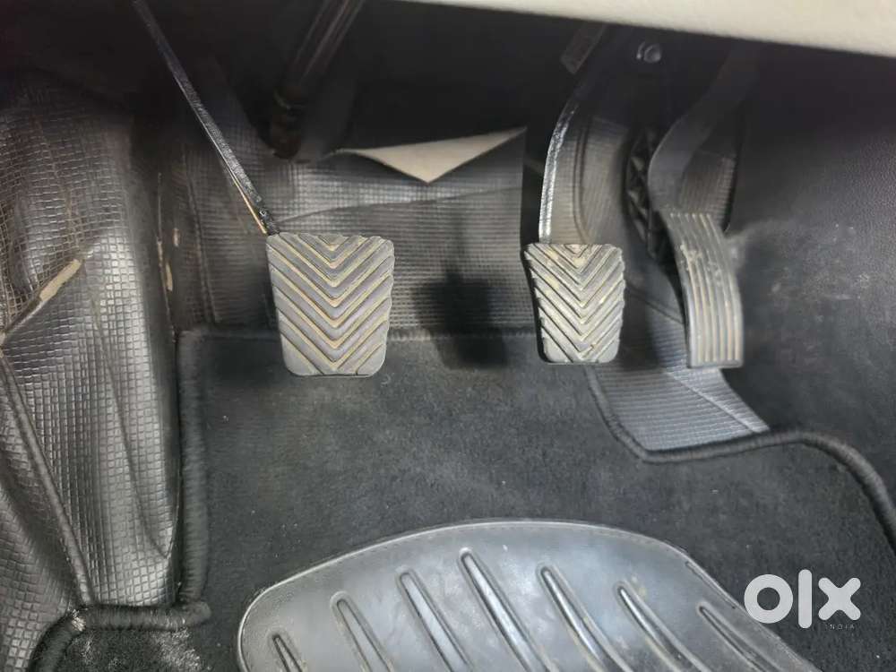 Hyundai Venue Diesel 06 December 2022 ,new Battery And Tyres