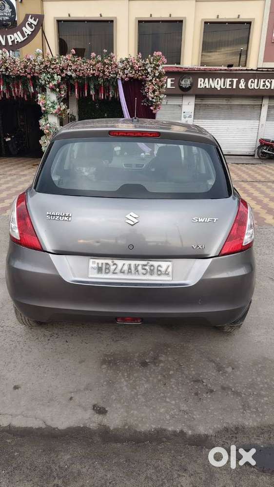 Maruti Suzuki Swift Vxi + Manual, 2017, Petrol