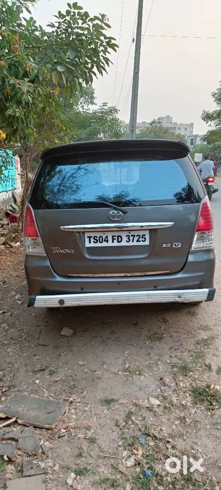 Toyota Innova 2010 Diesel Well Maintained