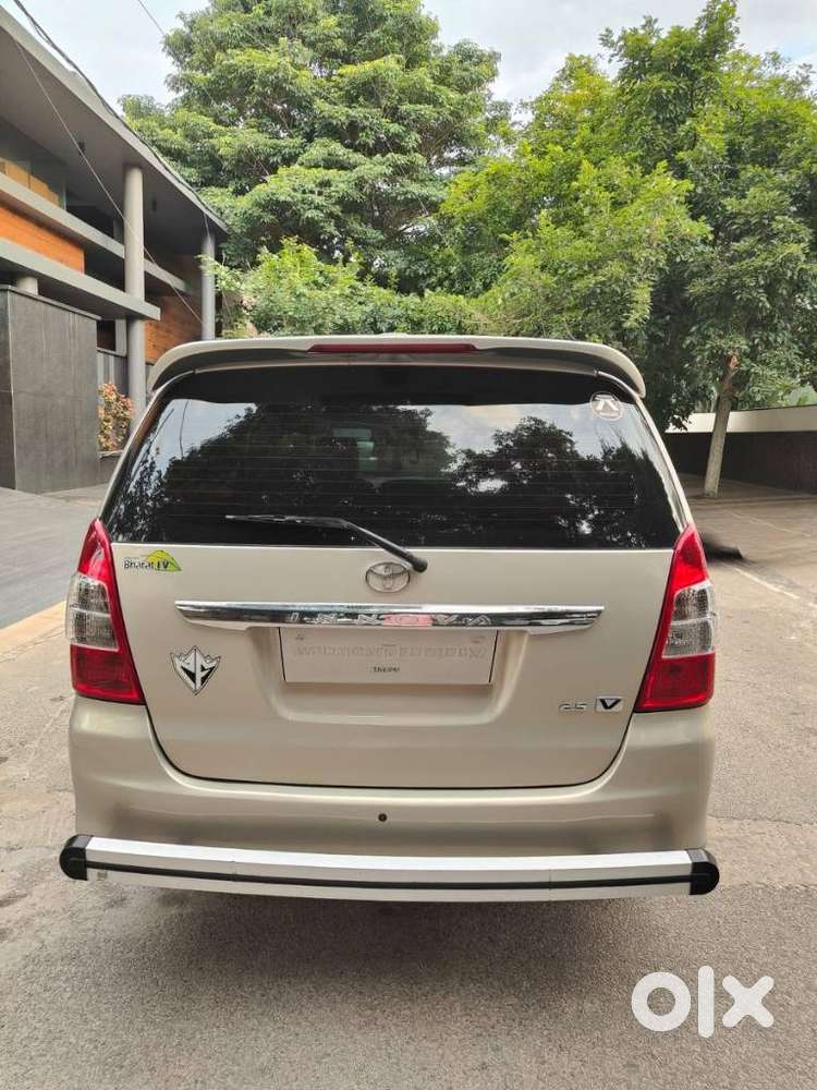 Toyota Innova 2.5 Vx 8 Seater Bs Iv, 2012, Diesel