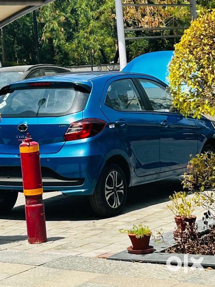 Tata Tiago 2024 Cng & Petrol Amt Well Maintained