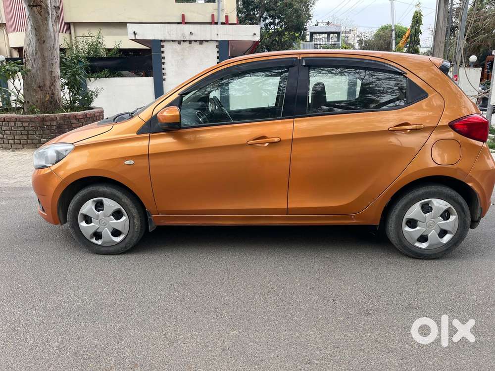 Tata Tiago 1.2 Revotron Xt (o), 2016, Petrol