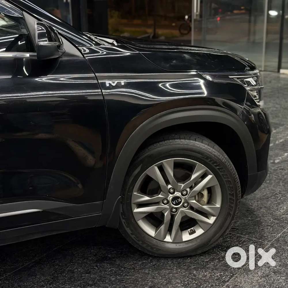 Kia Seltos 1.5 Htx At Ivt  Black Color 2019 Showroom Track Beautiful
