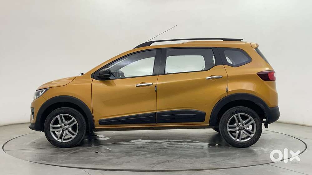 Renault Triber Rxz, 2023, Petrol