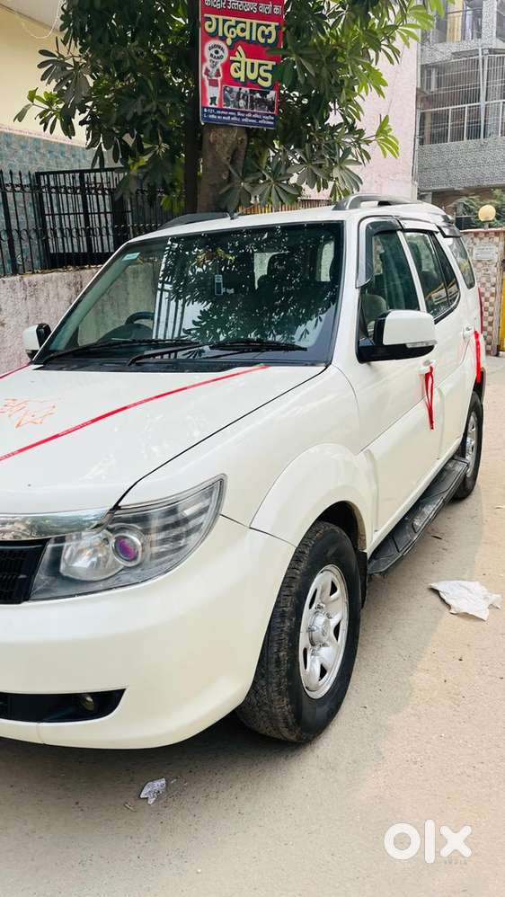 Tata Safari Storme 2015