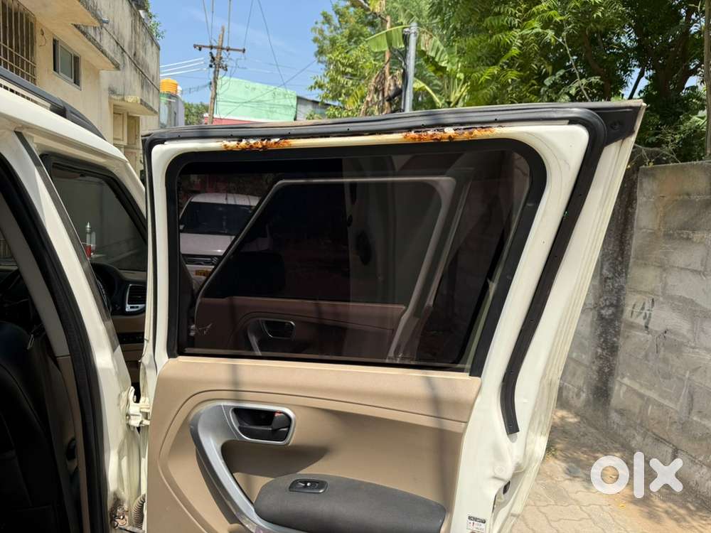 Mahindra Tuv 300 2019