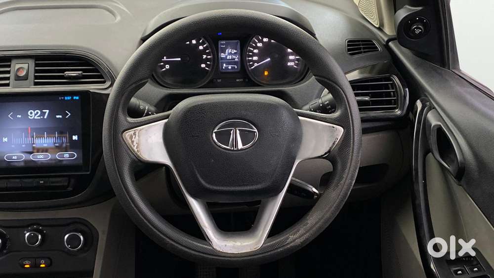 Tata Tiago 1.2 Revotron Xt, 2016, Petrol
