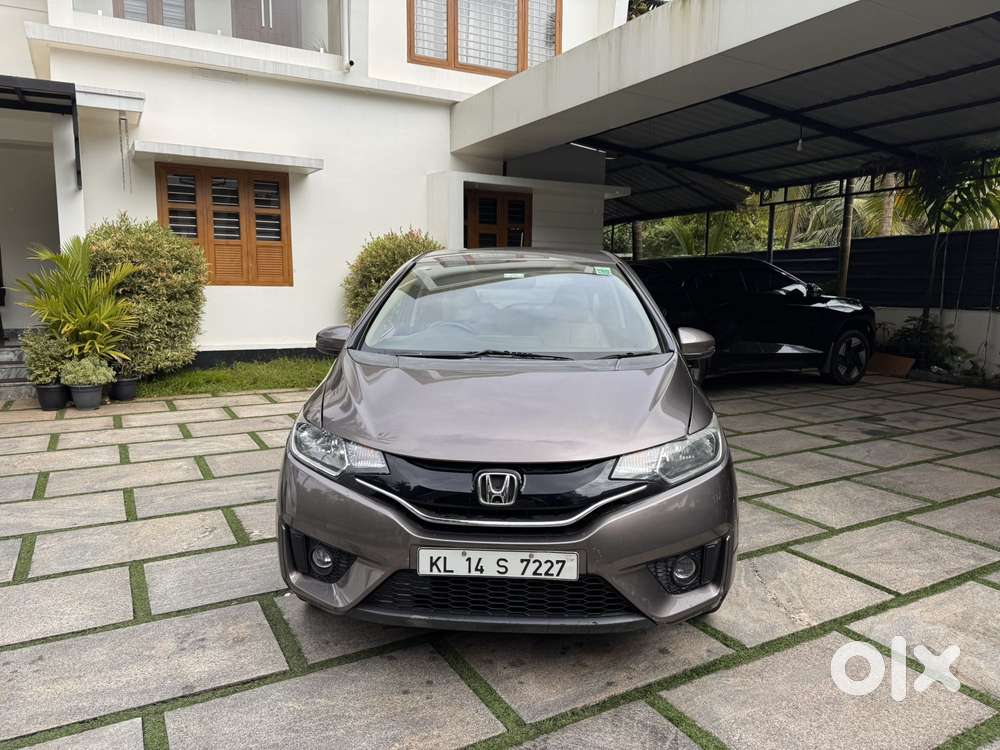 Honda Jazz V Automatic, 2016, Petrol